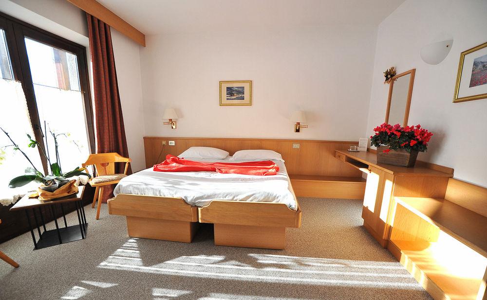 Derby Hotel 3*